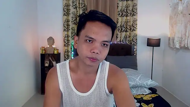 Snapshot of XExtraServiceManX chatting on 09/28/25, 01:16 XExtraServiceManX online show from 09/28/25, 01:16