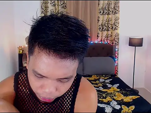 Snapshot of XExtraServiceManX chatting on 09/29/25, 01:16 XExtraServiceManX online show from 09/29/25, 01:16