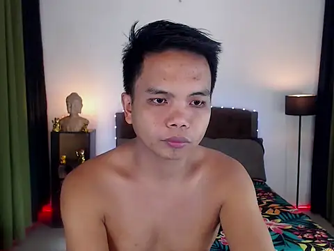 Snapshot of XExtraServiceManX chatting on 10/06/25, 01:36 XExtraServiceManX online show from 10/06/25, 01:36