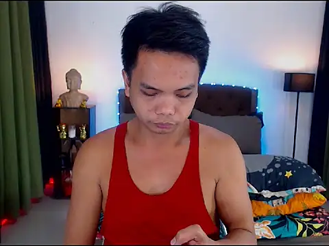 Snapshot of XExtraServiceManX chatting on 10/13/25, 05:40 XExtraServiceManX online show from 10/13/25, 05:40