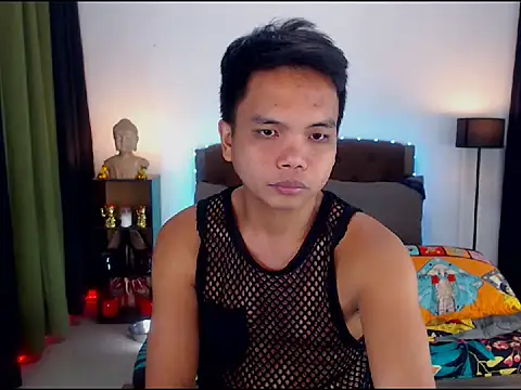 Snapshot of XExtraServiceManX chatting on 10/14/25, 09:10 XExtraServiceManX online show from 10/14/25, 09:10