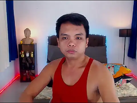 Snapshot of XExtraServiceManX chatting on 10/17/25, 04:31 XExtraServiceManX online show from 10/17/25, 04:31