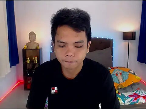 Snapshot of XExtraServiceManX chatting on 10/28/25, 07:38 XExtraServiceManX online show from 10/28/25, 07:38