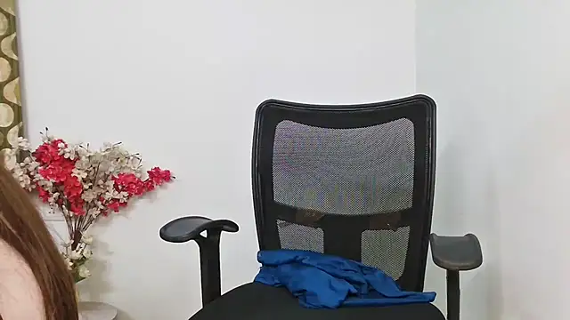 Snapshot of ruby100 chatting on 01/14/26, 08:47 ruby100 online show from 01/14/26, 08:47