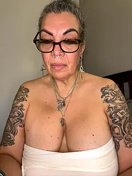 Snapshot of dieseldame1313 chatting on 11/07/25, 12:10 dieseldame1313 online show from 11/07/25, 12:10