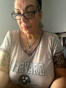 Snapshot of dieseldame1313 chatting on 11/13/25, 08:30 dieseldame1313 online show from 11/13/25, 08:30