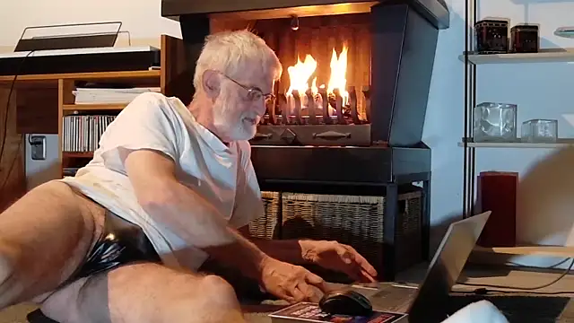 ewaldwillems99 online show from 12/02/25, 02:45