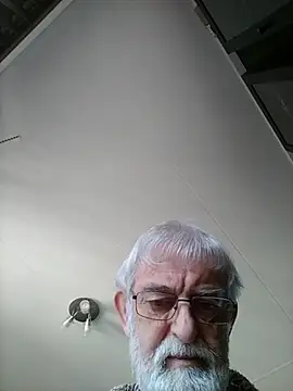 Snapshot of ewaldwillems99 chatting on 04/06/26, 07:09 ewaldwillems99 online show from 04/06/26, 07:09