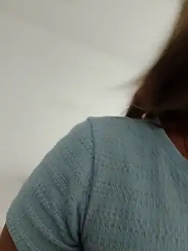 Snapshot of Alisson_Milf chatting on 03/22/26, 09:18 Alisson Milf online show from 03/22/26, 09:18