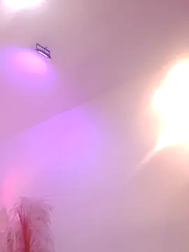 Snapshot of Alisson_Milf chatting on 04/19/26, 05:51 Alisson Milf online show from 04/19/26, 05:51