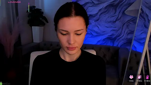 Aria Mila online show from 04/17/26, 03:31