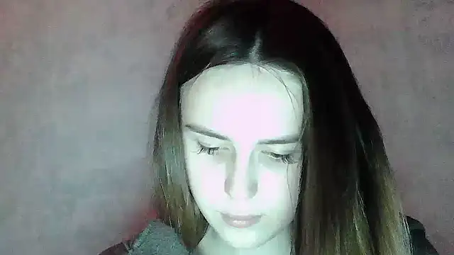 SweetLoraa online show from 04/13/26, 07:41