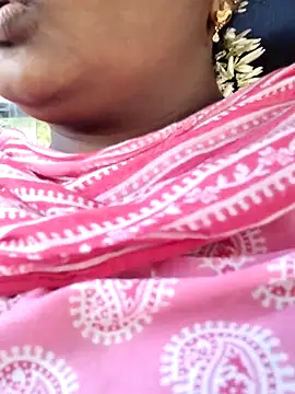 Snapshot of Tamilreethu chatting on 09/09/25, 11:54 Tamilreethu online show from 09/09/25, 11:54