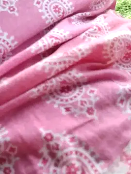 Snapshot of Tamilreethu chatting on 09/25/25, 07:56 Tamilreethu online show from 09/25/25, 07:56