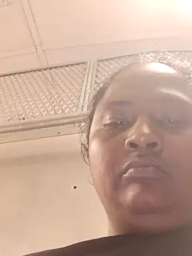 Snapshot of Tamilreethu chatting on 10/08/25, 09:23 Tamilreethu online show from 10/08/25, 09:23