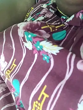 Snapshot of Tamilreethu chatting on 10/14/25, 05:36 Tamilreethu online show from 10/14/25, 05:36