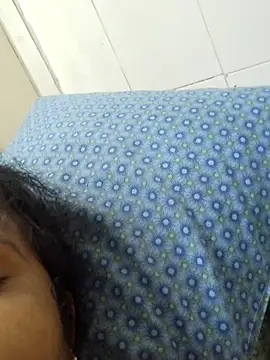 Snapshot of Tamilreethu chatting on 10/26/25, 07:47 Tamilreethu online show from 10/26/25, 07:47