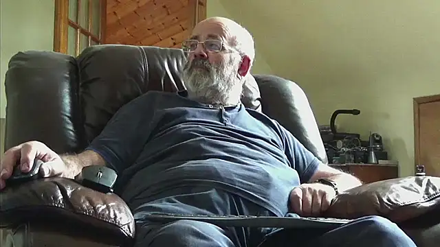 Snapshot of janzer13 chatting on 09/09/25, 12:48 janzer13 online show from 09/09/25, 12:48