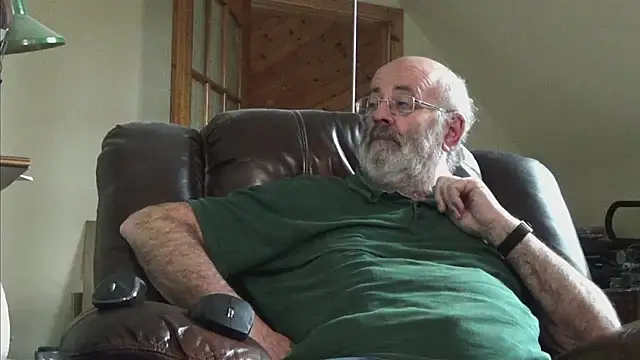 Snapshot of janzer13 chatting on 10/30/25, 02:07 janzer13 online show from 10/30/25, 02:07