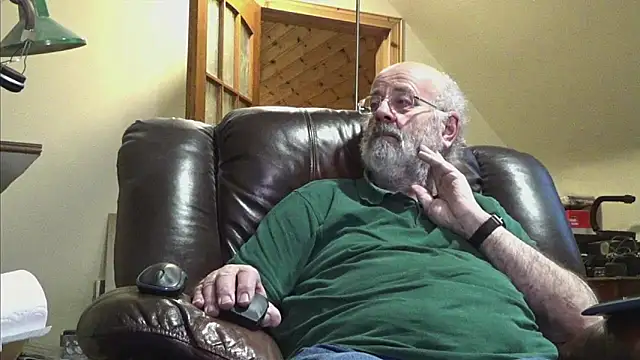 Snapshot of janzer13 chatting on 12/05/25, 02:47 janzer13 online show from 12/05/25, 02:47