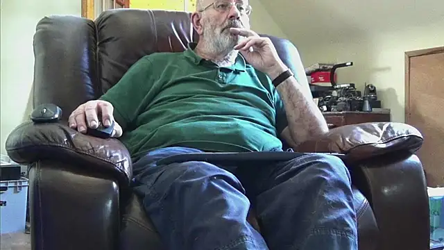 Snapshot of janzer13 chatting on 03/14/26, 02:00 janzer13 online show from 03/14/26, 02:00