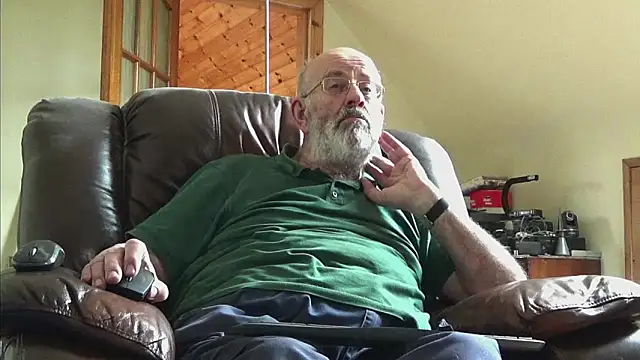 Snapshot of janzer13 chatting on 03/29/26, 12:38 janzer13 online show from 03/29/26, 12:38