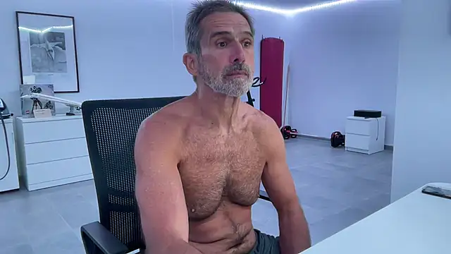 Snapshot of cumwithbrad chatting on 09/14/25, 02:49 cumwithbrad online show from 09/14/25, 02:49