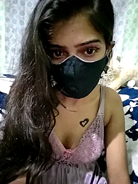 Snapshot of Crystil_love-21 chatting on 09/23/25, 05:43 Crystil love-21 online show from 09/23/25, 05:43