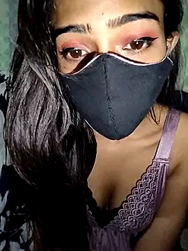 Snapshot of Crystil_love-21 chatting on 11/17/25, 10:54 Crystil love-21 online show from 11/17/25, 10:54