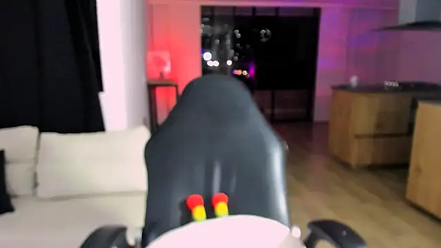 Snapshot of your_babydoll_ chatting on 04/03/26, 01:36 your babydoll online show from 04/03/26, 01:36