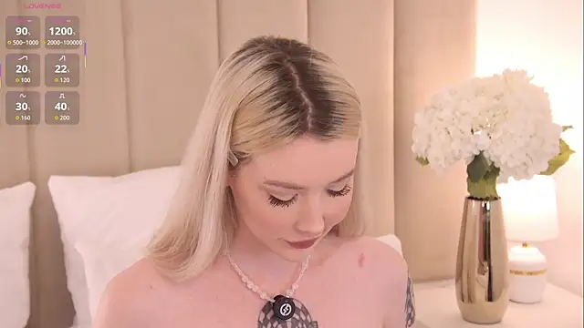 Nesolla online show from 10/06/25, 07:22