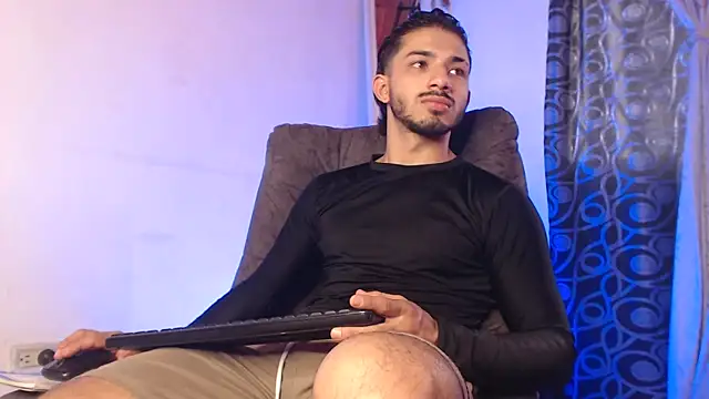 Snapshot of ArturoCardona_ chatting on 05/15/26, 09:55 ArturoCardona online show from 05/15/26, 09:55