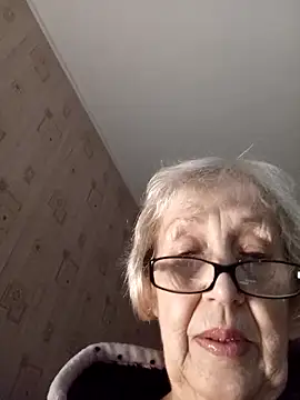 Snapshot of Anatolia5961 chatting on 10/28/25, 04:16 Anatolia5961 online show from 10/28/25, 04:16