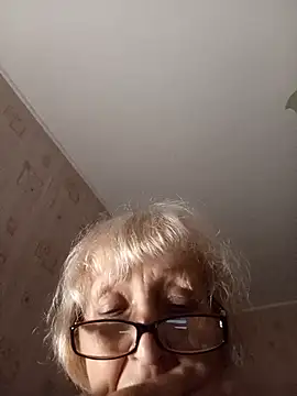 Snapshot of Anatolia5961 chatting on 11/07/25, 03:56 Anatolia5961 online show from 11/07/25, 03:56