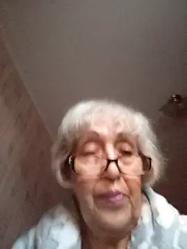 Snapshot of Anatolia5961 chatting on 11/13/25, 05:06 Anatolia5961 online show from 11/13/25, 05:06