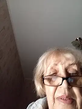 Snapshot of Anatolia5961 chatting on 11/14/25, 04:06 Anatolia5961 online show from 11/14/25, 04:06