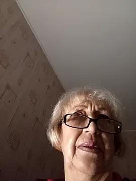 Snapshot of Anatolia5961 chatting on 11/18/25, 04:28 Anatolia5961 online show from 11/18/25, 04:28