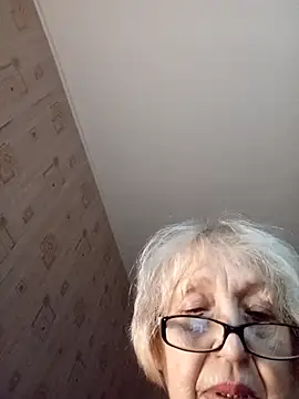 Snapshot of Anatolia5961 chatting on 11/19/25, 05:18 Anatolia5961 online show from 11/19/25, 05:18