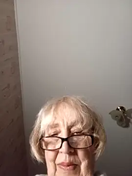 Snapshot of Anatolia5961 chatting on 11/22/25, 04:06 Anatolia5961 online show from 11/22/25, 04:06