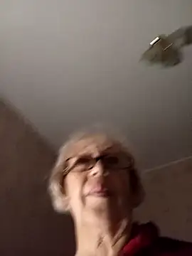 Snapshot of Anatolia5961 chatting on 11/26/25, 06:31 Anatolia5961 online show from 11/26/25, 06:31