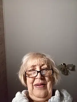 Snapshot of Anatolia5961 chatting on 11/29/25, 02:36 Anatolia5961 online show from 11/29/25, 02:36