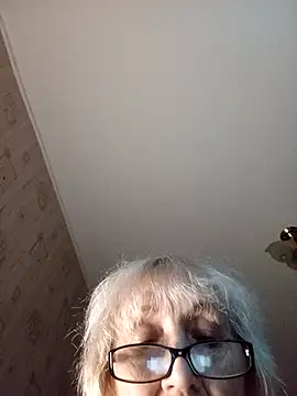 Snapshot of Anatolia5961 chatting on 11/29/25, 02:42 Anatolia5961 online show from 11/29/25, 02:42