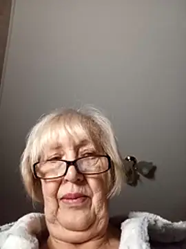 Snapshot of Anatolia5961 chatting on 12/02/25, 04:57 Anatolia5961 online show from 12/02/25, 04:57