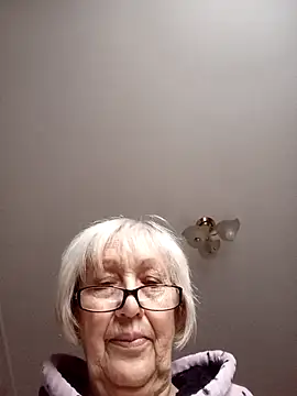 Snapshot of Anatolia5961 chatting on 12/04/25, 06:23 Anatolia5961 online show from 12/04/25, 06:23