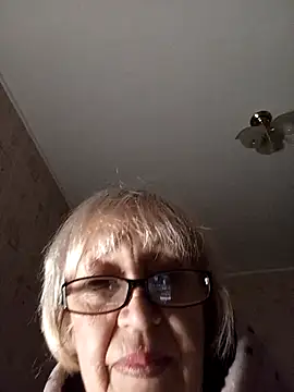 Snapshot of Anatolia5961 chatting on 12/04/25, 06:27 Anatolia5961 online show from 12/04/25, 06:27