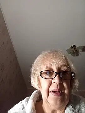 Snapshot of Anatolia5961 chatting on 12/14/25, 02:06 Anatolia5961 online show from 12/14/25, 02:06