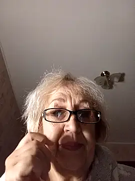 Snapshot of Anatolia5961 chatting on 12/15/25, 02:49 Anatolia5961 online show from 12/15/25, 02:49