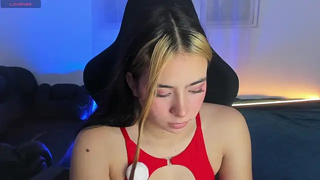 Snapshot of Aishelyng chatting on 09/21/25, 01:29 Aishelyng online show from 09/21/25, 01:29