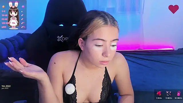 Snapshot of Aishelyng chatting on 09/26/25, 08:57 Aishelyng online show from 09/26/25, 08:57