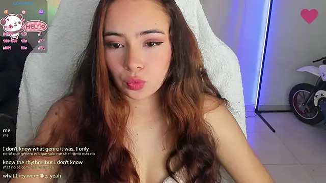 Snapshot of Aishelyng chatting on 11/23/25, 05:35 Aishelyng online show from 11/23/25, 05:35